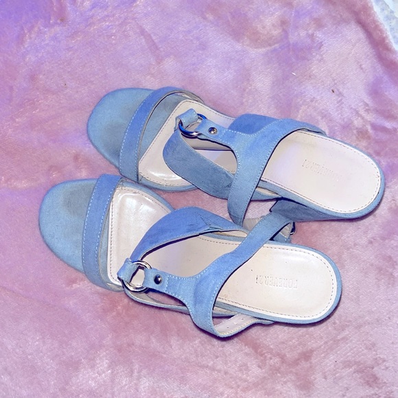 These shoes are from forever 21 they are really comfy - Picture 3 of 3